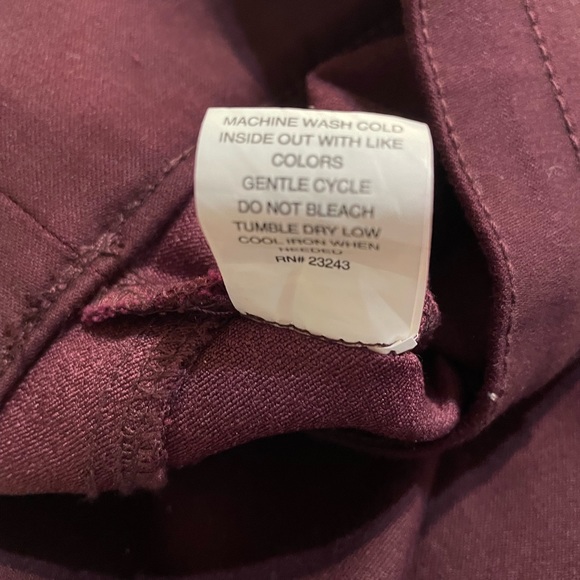 NWOT. Soho New York & Co. Jeans. Size L. High waist pull-on leggings. Burgundy. - Picture 7 of 10